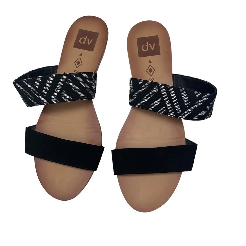 Dolce Vita Aztec Tribal Southwestern Black White Slip On Wedge Sandals SZ 8.5